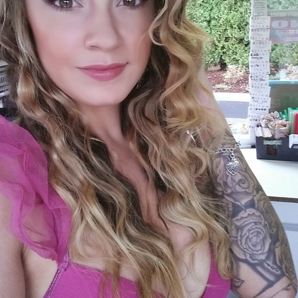 Bright Pink Lingerie Set - Picture 7 of 7